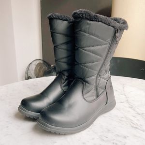 TOTES/NWOT Women’s JILL Wide Winter Boots Black Quilted Faux Leather Side 8